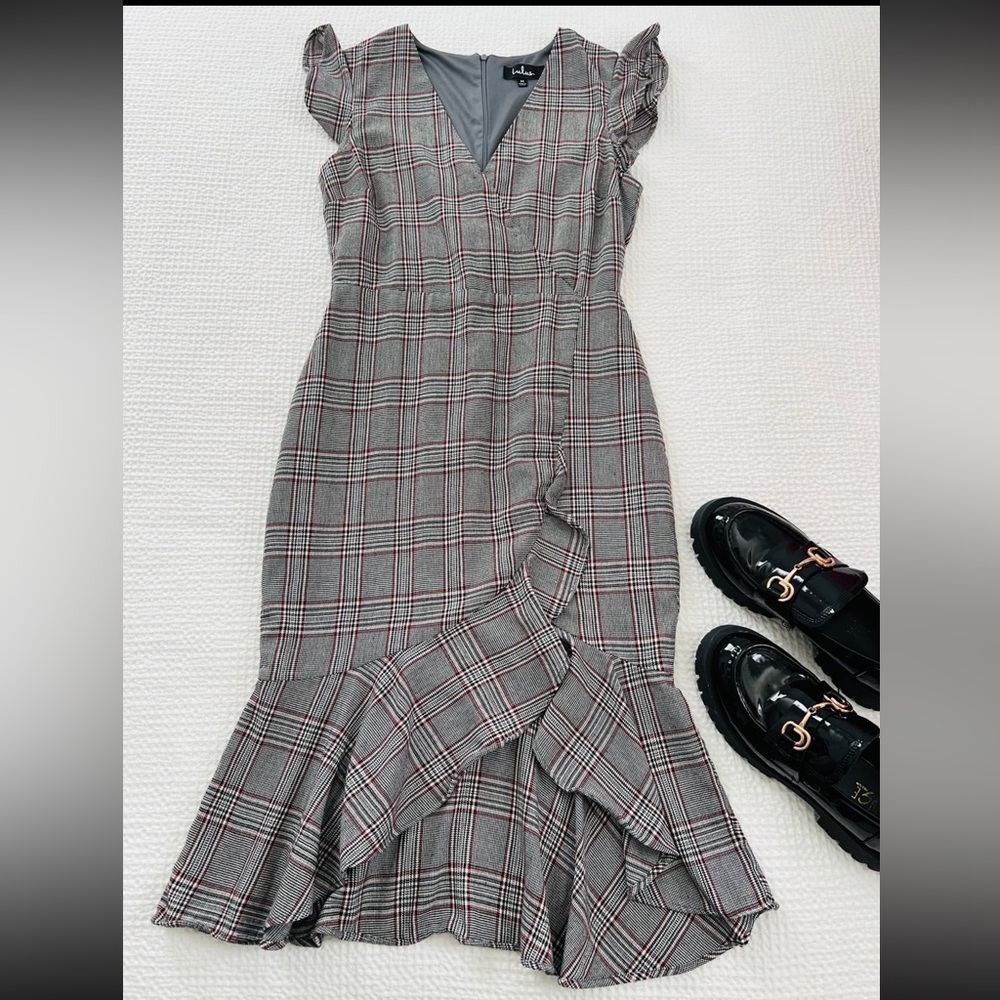 Lulus gorgeous midi dress